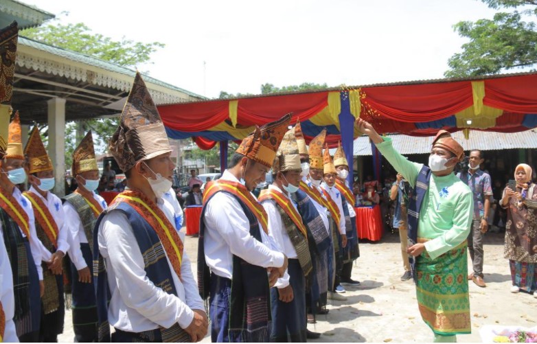  Bupati Sergai Hadiri Penabalan 16 Penghulu Adat Kerajaan Negeri Padang