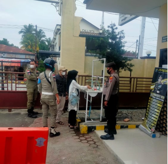 Patuhi Prokes, Penjagaan Diperketat saat Memasuki Mako Polres Batubara