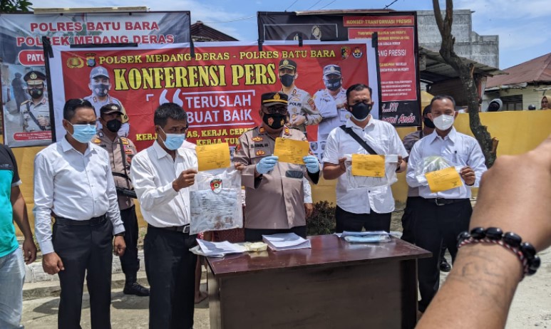  Polsek Medang Deras Tangkap Perampok Pedagang Emas Keliling, Warga Berteriak “Mantap Pak Kapolsek”