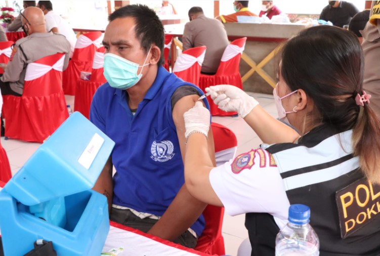  Gebyar Vaksinasi Serentak, Polres Simalungun Vaksin Penghuni Lapas