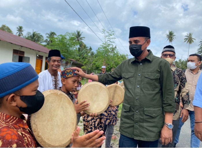 Disambut Tarian Tradisional, Anggota DPR RI Komisi II Reses di Kabupaten Donggala