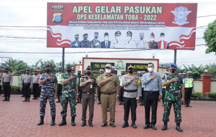  Kapolres Asahan Pimpin Apel Gelar Pasukan Ops Keselamatan Toba 2022