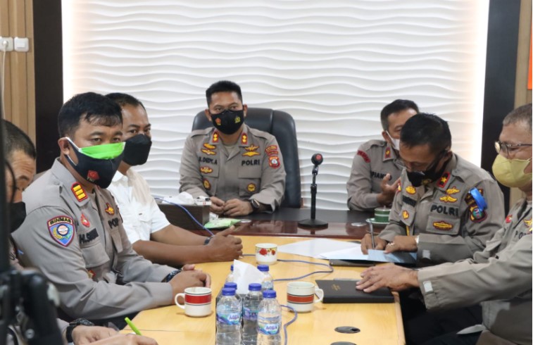  Jajaran PJU Polres Simalungun Ikuti Taklimat Awal Audit Kinerja Poldasu TA 2022 Secara Virtual