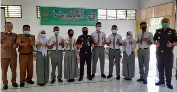 Kajari Labuhanbatu Paparkan Program JMS di SMK Negeri 2 Ratu