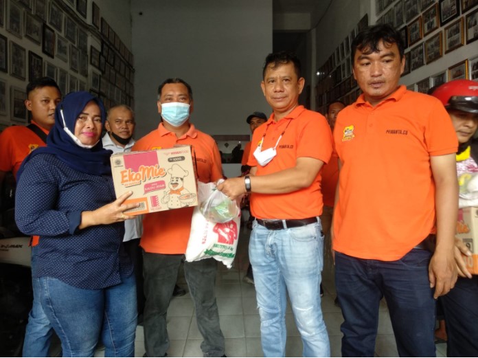  Sambut Ramadhan, Ketua Pewarta Bersama Pengusaha bagi 450 Paket Sembako kepada Wartawan dan Masyarakat Kurang Mampu