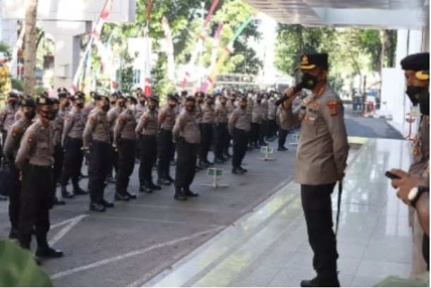  Kapolrestabes Medan Pimpin Apel Kesiapan Pasukan Pengamanan Aksi Unjuk Rasa