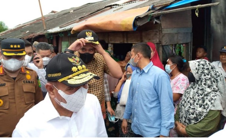 Kapolres Pelabuhan Belawan dan Camat Dampingi Walikota Medan Serta Menteri PUPR Blusukan ke Pemukiman Kumuh