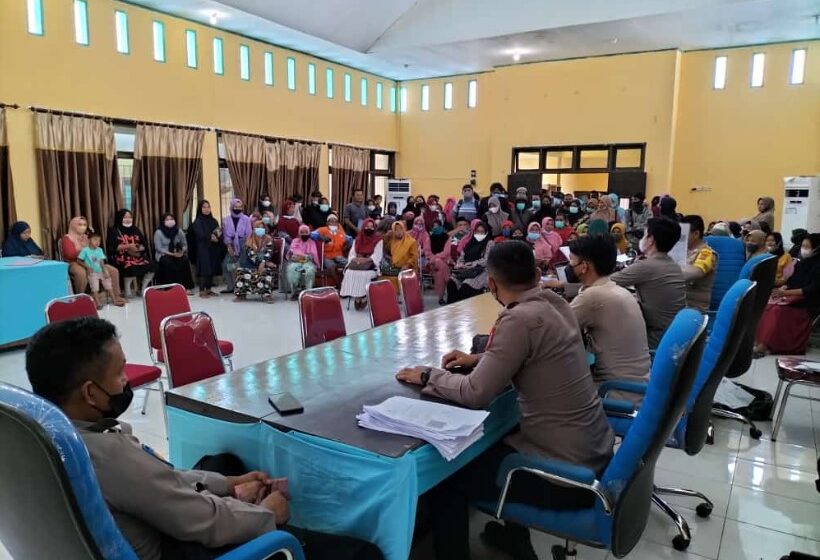 Polres Morowali Rutin Salurkan Bantuan Tunai Pedagang Kaki Lima, Warung dan Nelayan