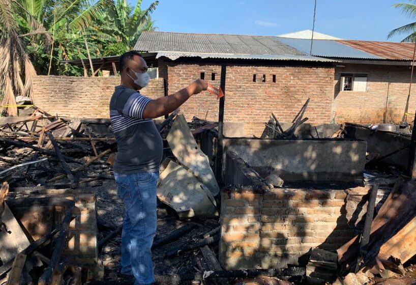  Diduga Arus Pendek, Satu Unit Rumah di Sergai Hangus Terbakar