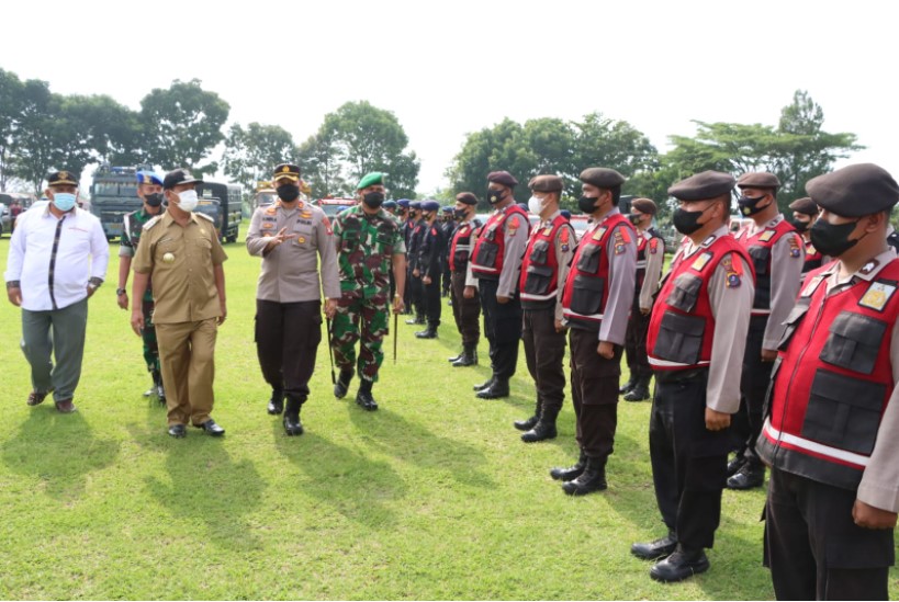  Polres Simalungun Apel Gelar Pasukan Operasi Ketupat Toba-2022