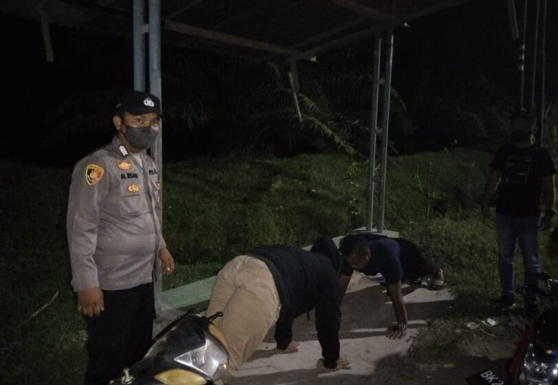 Polsek Lima Puluh Patroli Subuh, 2 Remaja Bandel Disanksi Push-up