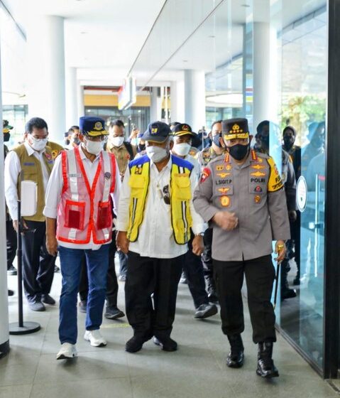  Tinjau Pelabuhan Merak, Kapolri Apresiasi Masyarakat Yang Mudik Lebih Awal
