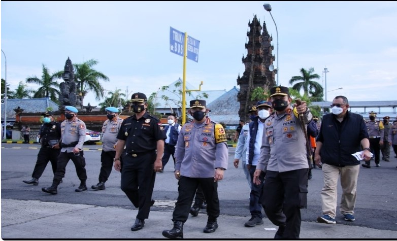  Lonjakan Libur Lebaran ke Bali, Kapolri Minta Pengamanan Wisatawan dan Prokes Diperketat