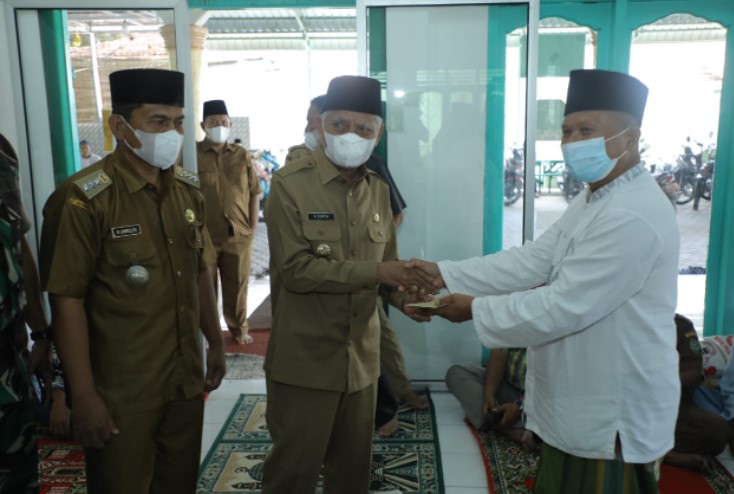  Safari Ramadhan di Masjid As-Salam, Bupati Asahan Serahkan Bingkisan dan Santuni Anak Yatim