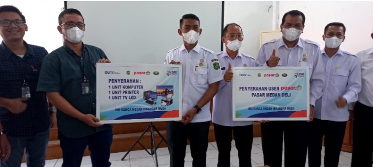  Digitalisasi Untuk Permudah Masyarakat dan Pedagang, BRI Serahkan Bantuan Aplikasi pasar.id ke PUD Pasar