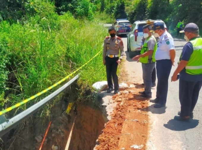 Persiapan Operasi Ketupat 2022, Ditlantas Polda Sumut Survei Jalan Rusak di Penyabungan