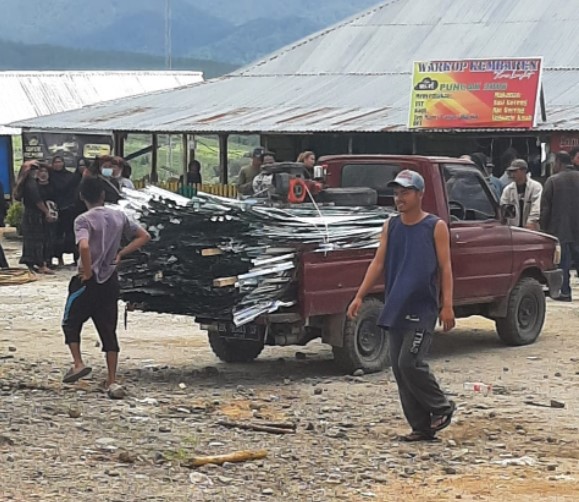 Kisruh Perebutan Lahan di Puncak Siosar Memanas, Warga Merusak Pagar Milik PT BUK