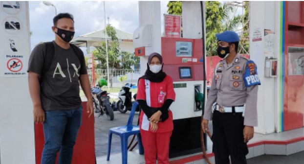  Pantau Stok BBM dan Antisipasi Antrian, Kapolsek Medang Deras Perintahkan Personil Patroli Ke SPBU