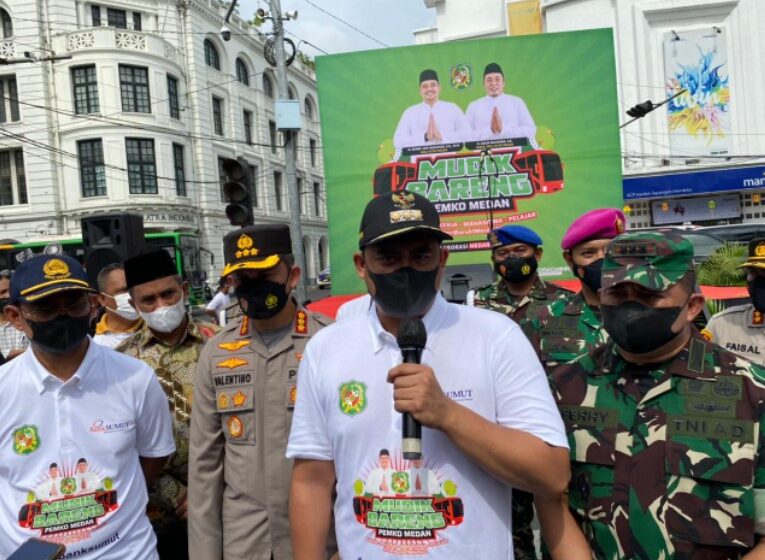 Walikota Medan Bersama Kapolrestabes Lepas Peserta Mudik Gratis