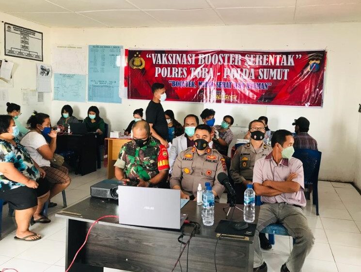  Kapolres Toba Ikuti Video Conference dari Kalemdiklat Polri dan Gelar Vaksinasi Serentak se-Indonesia