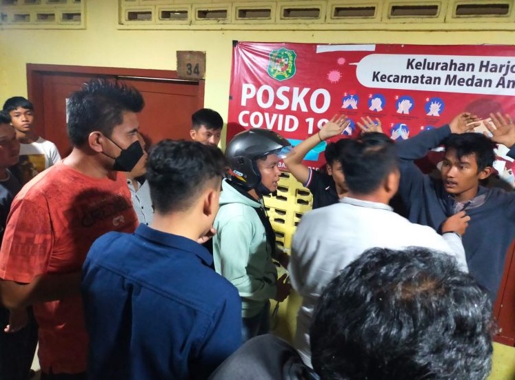  Polsek Patumbak Amankan 2 Pemuda Diduga Komplotan Genk Motor