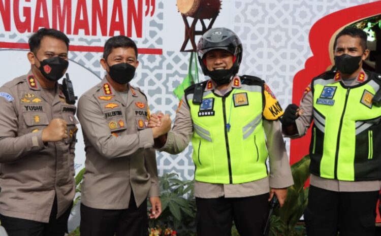  Gelar Patroli dan Sambangi Pos Pam Doulou, Kapolrestabes Medan Bertemu Kapolres Tanah Karo