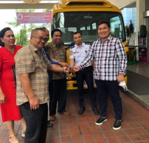  Moderamen GBKP Kembali Terima Bus Program Aspirasi Bob Andika Mamana Sitepu