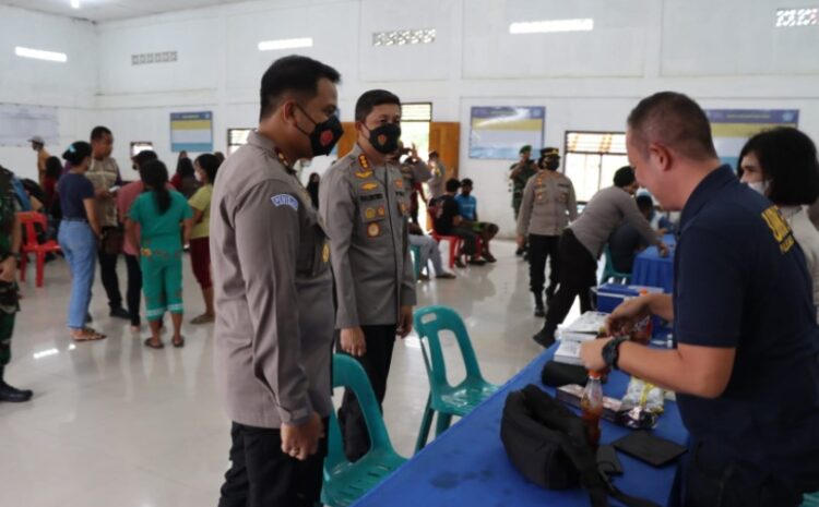 Kapolrestabes Medan Pantau Langsung Vaksinasi Massal Lansia di Sibolangit