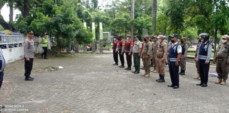  Tim Gabungan Polrestabes Medan Patroli Dialogis Ajak Warga Terapkan Prokes