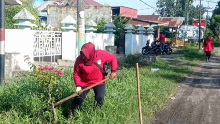  Jaga Kebersihan, Pasukan Merah Gagasan Bupati DAMBAAN Adalah Pahlawan Kesehatan