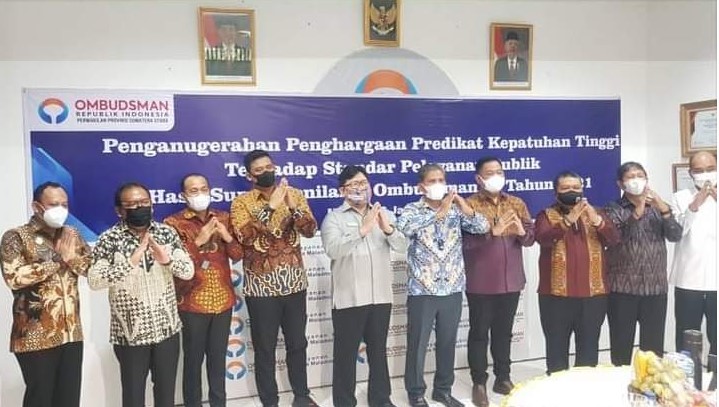  Peringkat 16, Bupati Labuhanbatu Terima Penghargaan dari Ombusdman