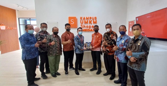 Dukung Program Wali Kota Kembangkan UMKM, Dirut PUD Pasar Datangi Kampus UMKM Shopee Medan