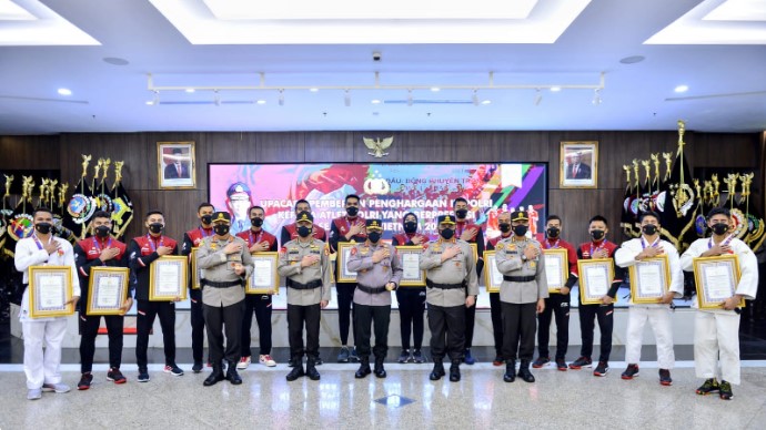 Kapolri Berikan Penghargaan ke Atlet Polri yang Sumbang Medali untuk Indonesia di Sea Games