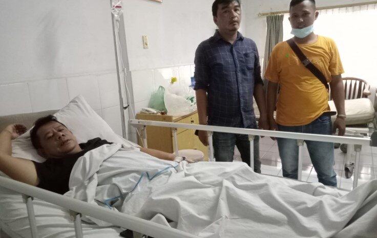  Rekan-rekan Wartawan Jenguk Ketua Pewarta Polrestabes Medan di RS Herna