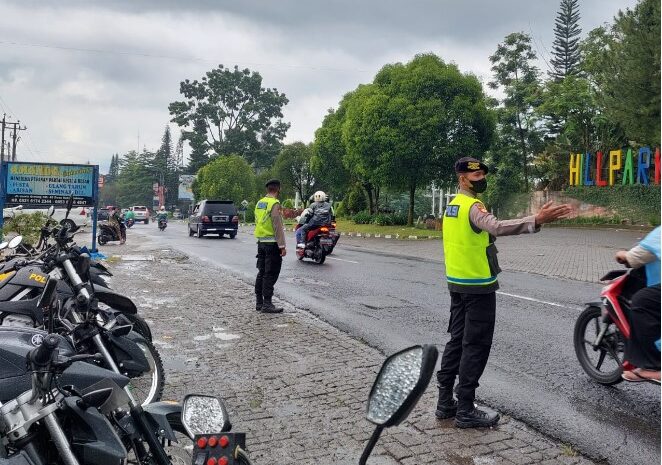  Polrestabes Medan Siagakan Tim Patroli Sepeda Motor Sat Samapta Untuk Urai Kemacetan Jalur Medan – Tanah Karo