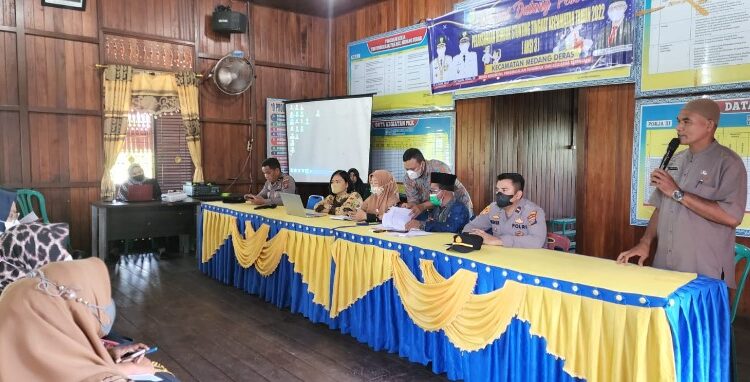 Bhabinkamtibmas Polsek Medang Deras Hadiri Rembuk Stunting Tingkat Kecamatan Tahun 2022