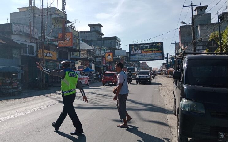  Layani Masyarakat, Satlantas Polres Batubara Laksanakan Pengaturan Lalu Lintas