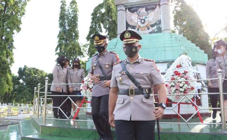  Polres Simalungun Ziarah Rombongan dan Tabur Bunga Ke TMP Nagur Jelang HUT Bhayangkara Ke-76