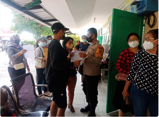  Bhabinkamtibmas Polsek Medan Baru Binluh ke Puskesmas Darussalam