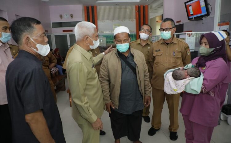 Bupati Asahan Kunjungi dan Doakan Bayi Kembar Siam di RS Bunda Mulia