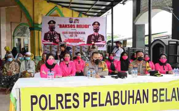 Polres Pelabuhan Belawan Ikuti Zoom Meeting dan Berikan Bansos Religi Sambut Hari Bhayangkara Ke-76