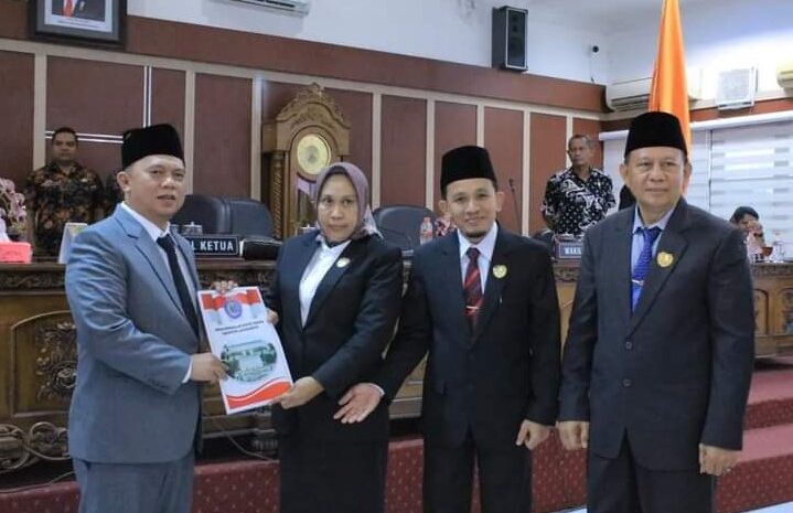  Bupati Labuhanbatu Hadiri Paripurna LKPJ TA 2021