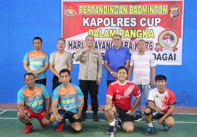  Sambut HUT Bhayangkara Ke-76, Polres Serdang Bedagai Gelar Pertandingan Badminton