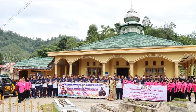  Semarak Bhayangkara Ke-76, Kapolres Padangsidimpuan Gelar Olah Raga dan Peduli Lingkungan