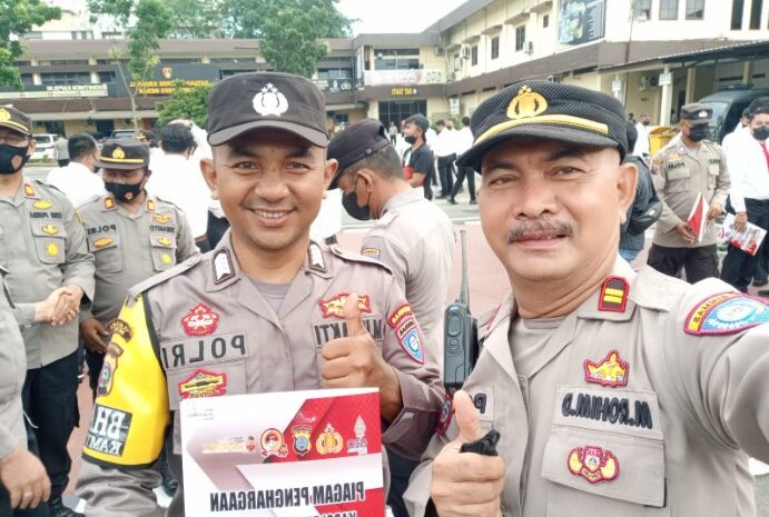  Bhabinkamtibmas Polsek Percut Sei Tuan Terima Penghargaan Pelaksanaan Problem Solving Terbanyak Sejajaran Polrestabes Medan