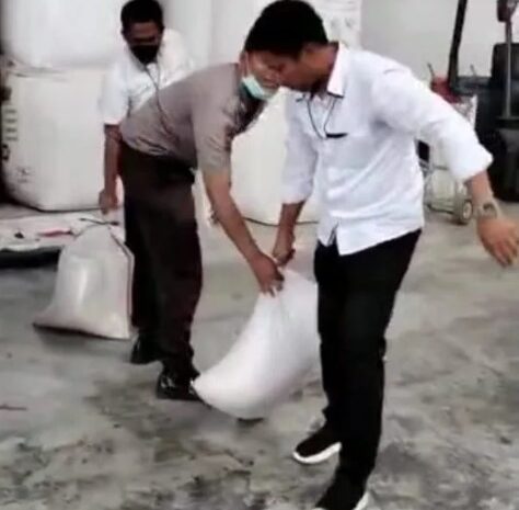  Video Penggerebekan Gudang Beras di Deli Serdang Viral di Medsos