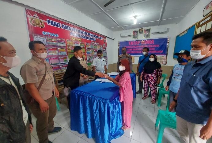  Kapolsek Perdagangan Selesaikan Kasus Pencurian Getah Karet Melalui Restorasi Justice