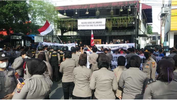  Dikawal Polisi dan TNI, Rumah di Jalan Sisingamangaraja Medan Berhasil Dieksekusi