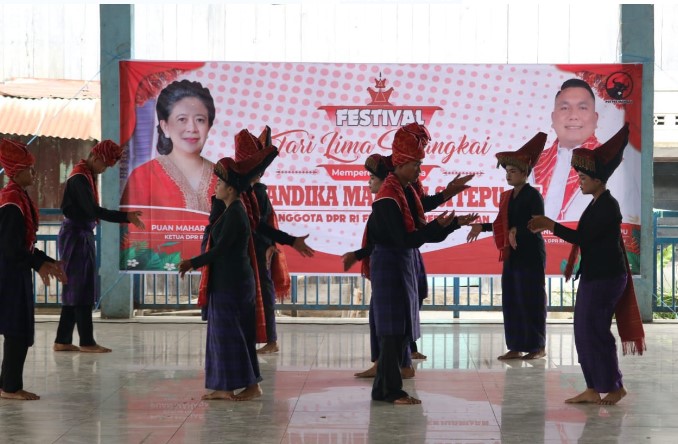  Resmi Dibuka, 14 Grup Tari Tunjukkan Kebolehan Dalam Festival Tari Lima Serangkai Antar Desa se–Kec. Munte Piala Bob Andika Mamana Sitepu