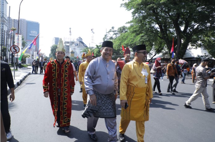 Hadiri HUT Ke-432 Kota Medan, Wabup Asahan Berharap Pagelaran Pawai Budaya Menjadi Ajang Promosi Pariwisata